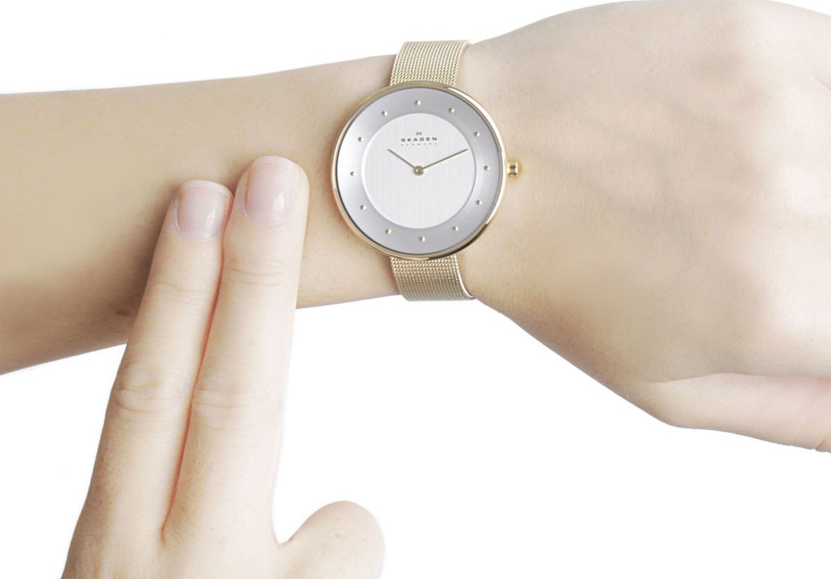 Skagen SKW2141 Gitte Gold-Tone Watch Review - WatchReviewBlog