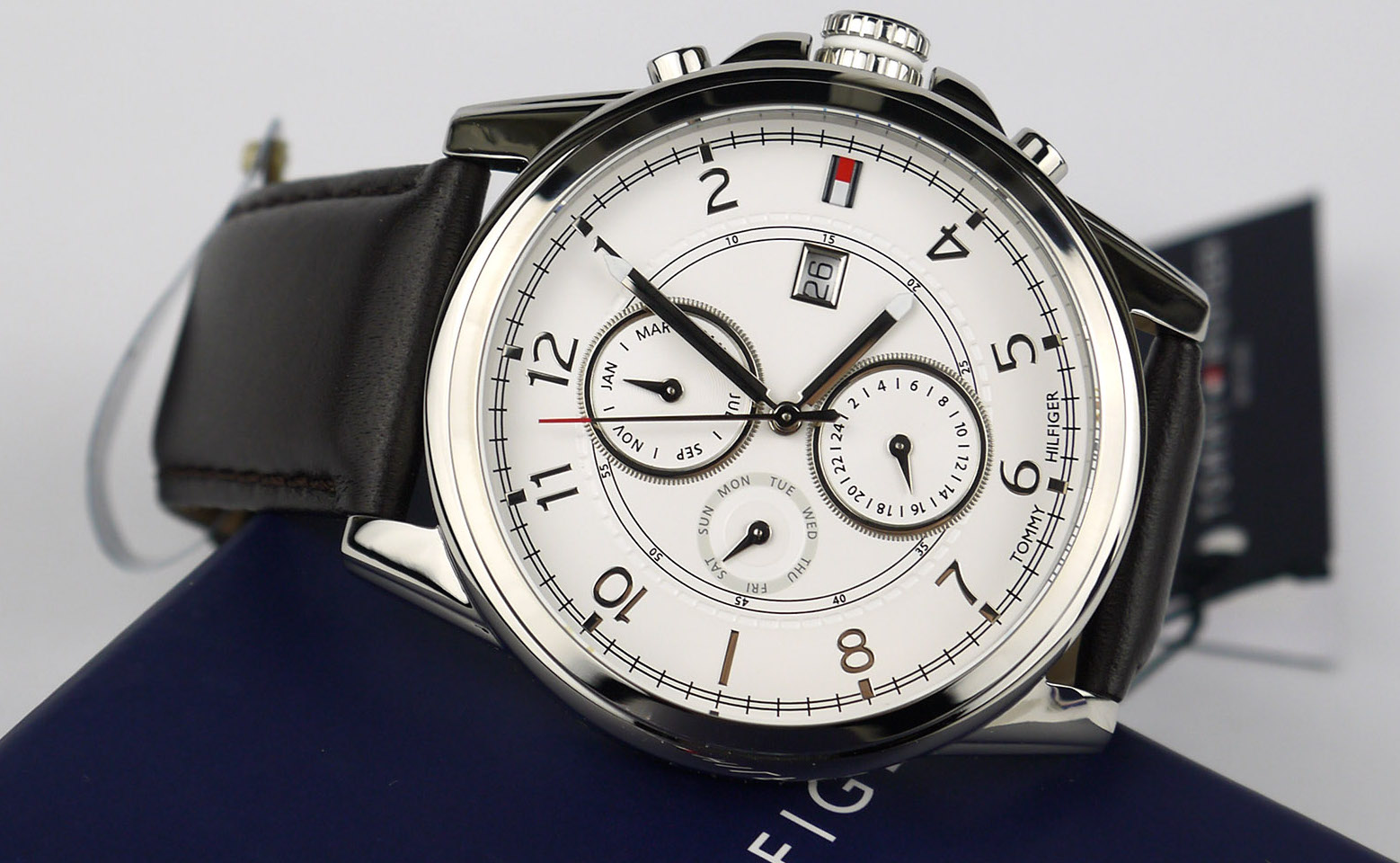 udsagnsord procedure kedelig Tommy Hilfiger 1710294 Stainless Steel Watch Review - WatchReviewBlog