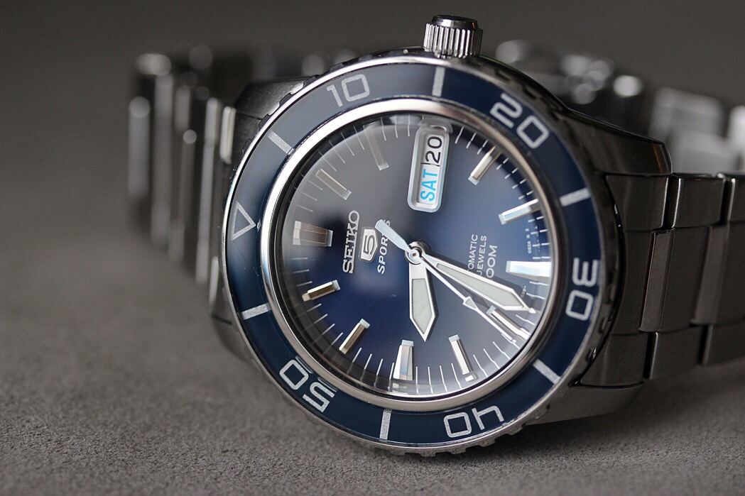 labyrint Troubled Mitt Seiko SNZH53 Seiko 5 Automatic Diver Watch Review - WatchReviewBlog