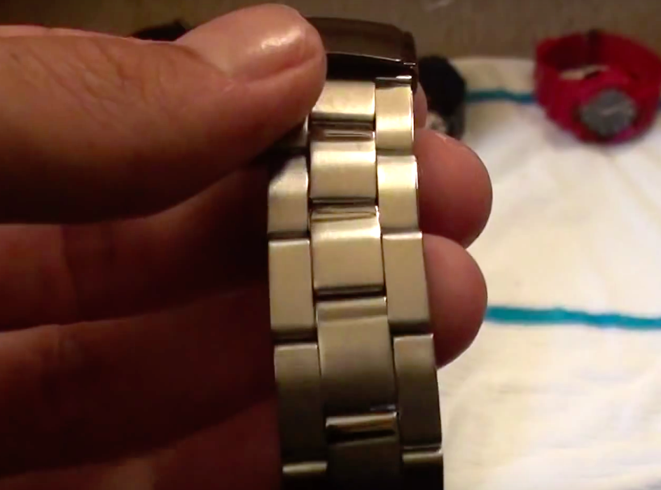 Seiko SGG711 Titanium Watch Review - WatchReviewBlog