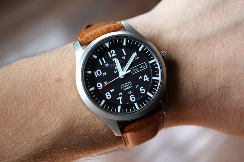 seiko 5 field watch snzg15j1