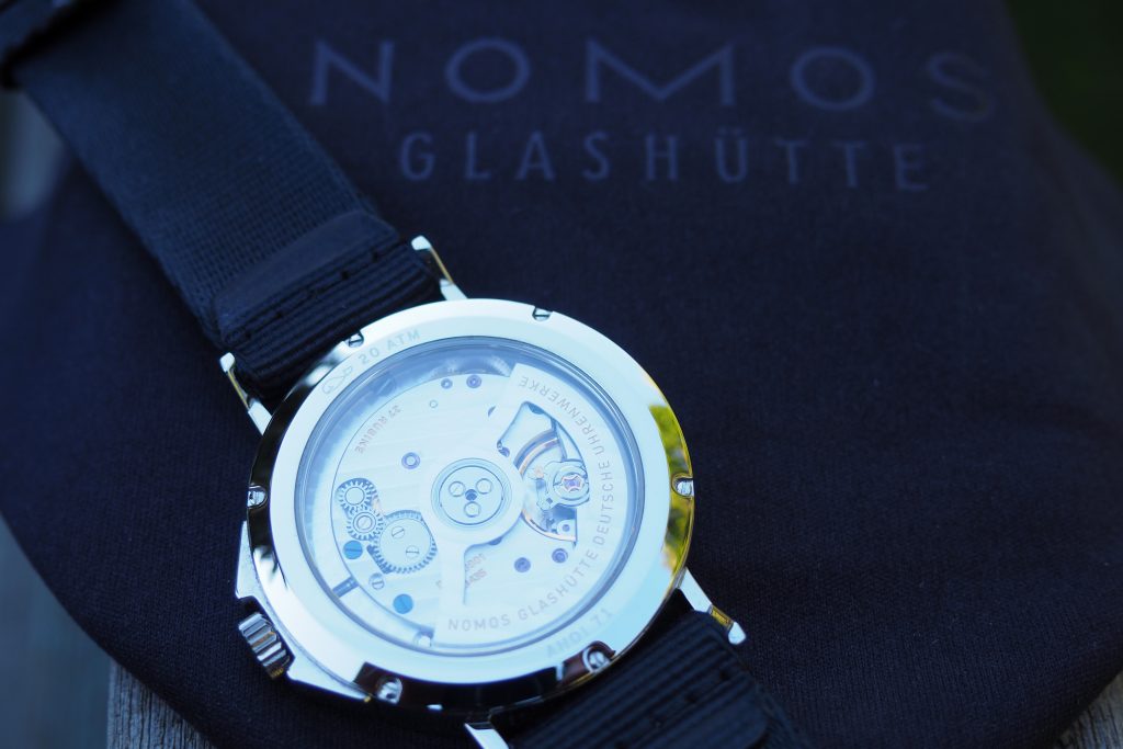 back of Nomos Ahoi