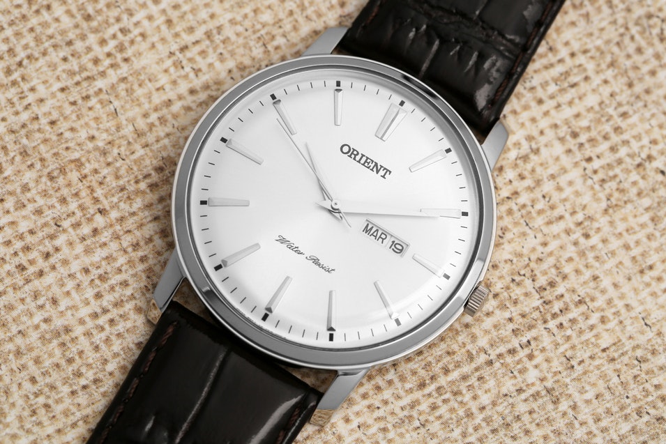 Orient UG1R003W Capital Dress Watch Review