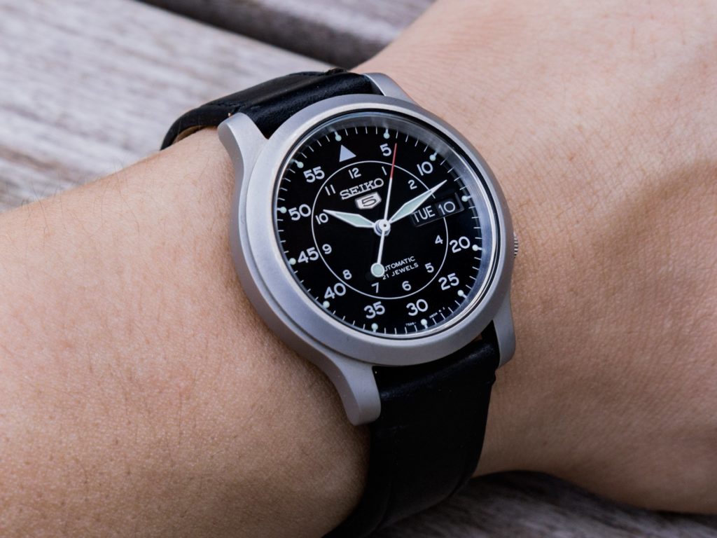 Seiko 5 SNK809 photo black dial
