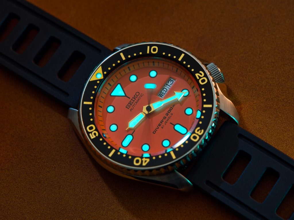 Seiko SKX011 orange dial with lume