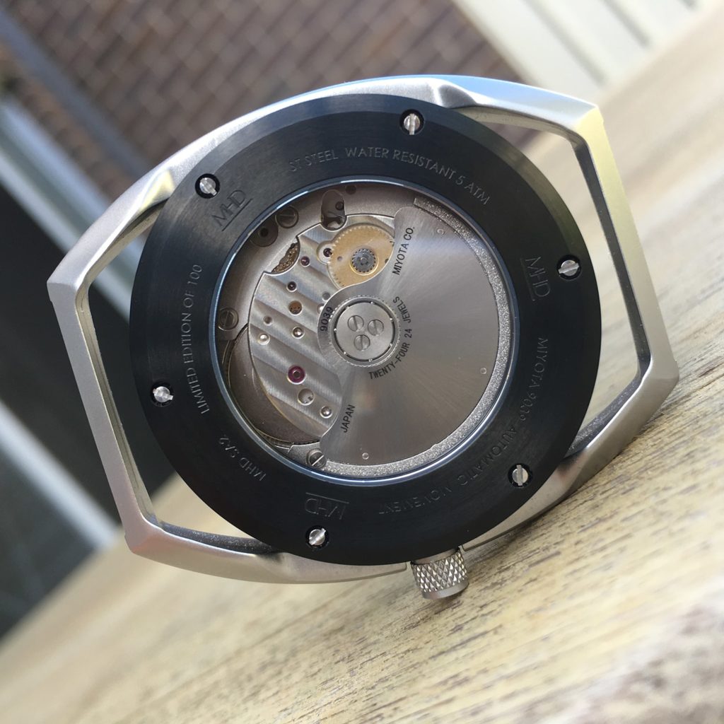 Movement and exhibition caseback