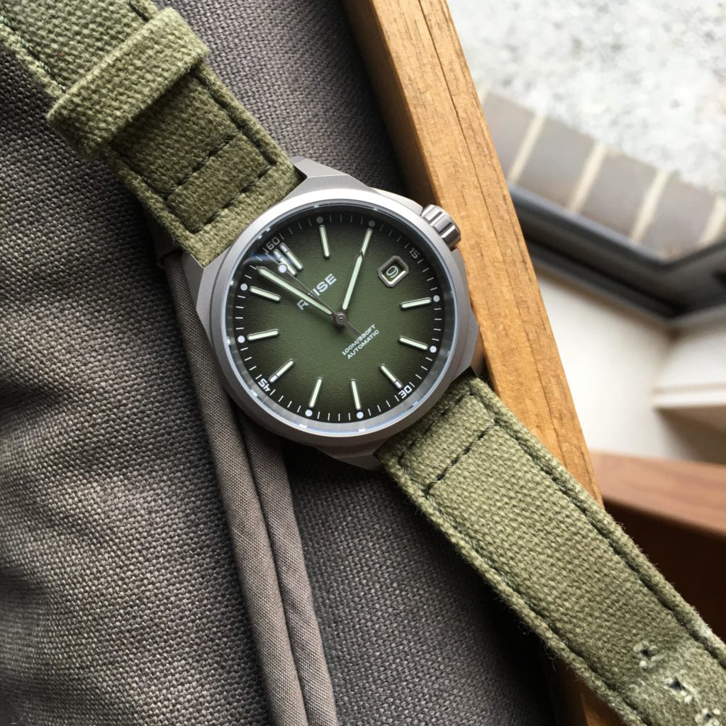 Full photo of watch