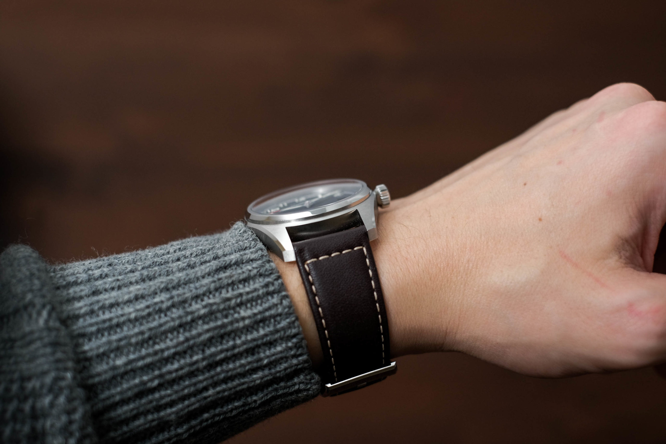 Photo of watch on the wrist from side