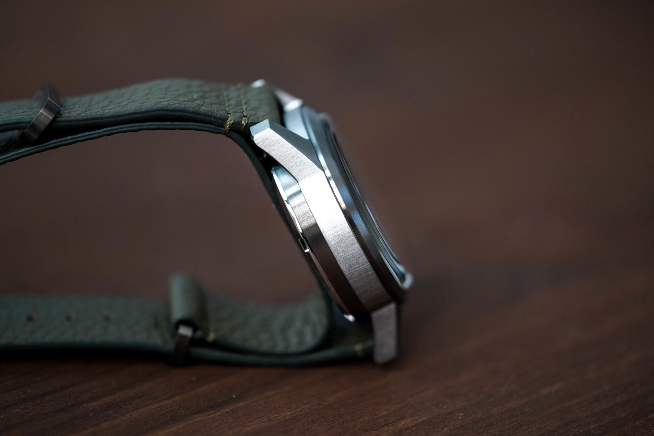 Side view of Hack watch case