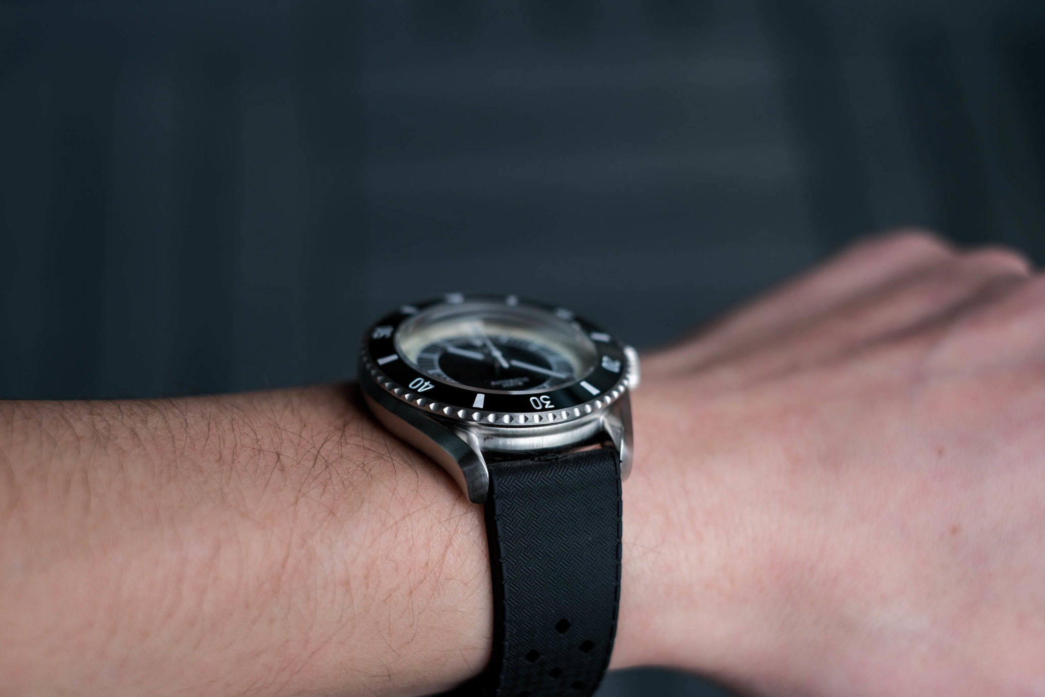 Vaer D5 Tropic Dive Watch Review WatchReviewBlog