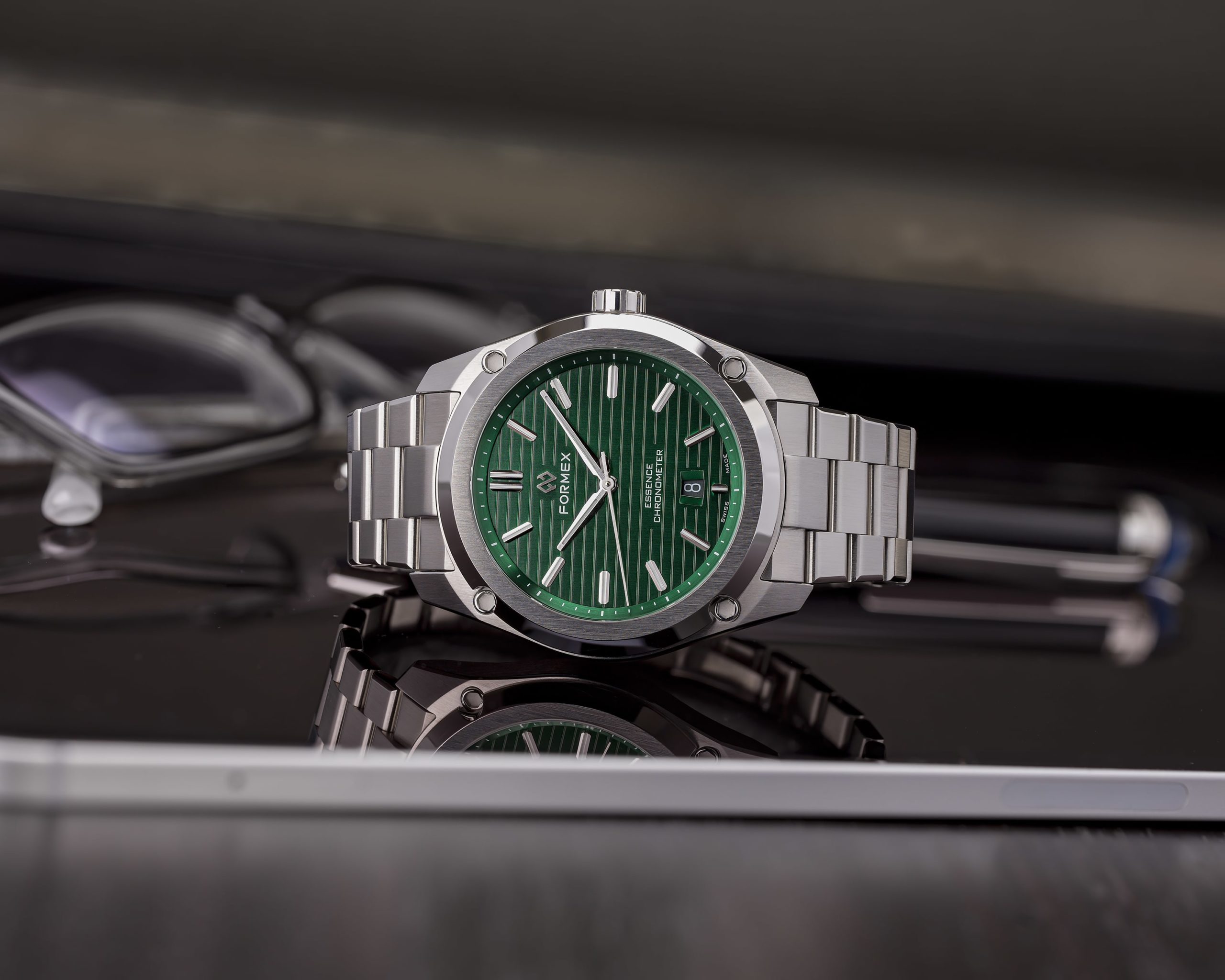 Essence FortyThree new green dial