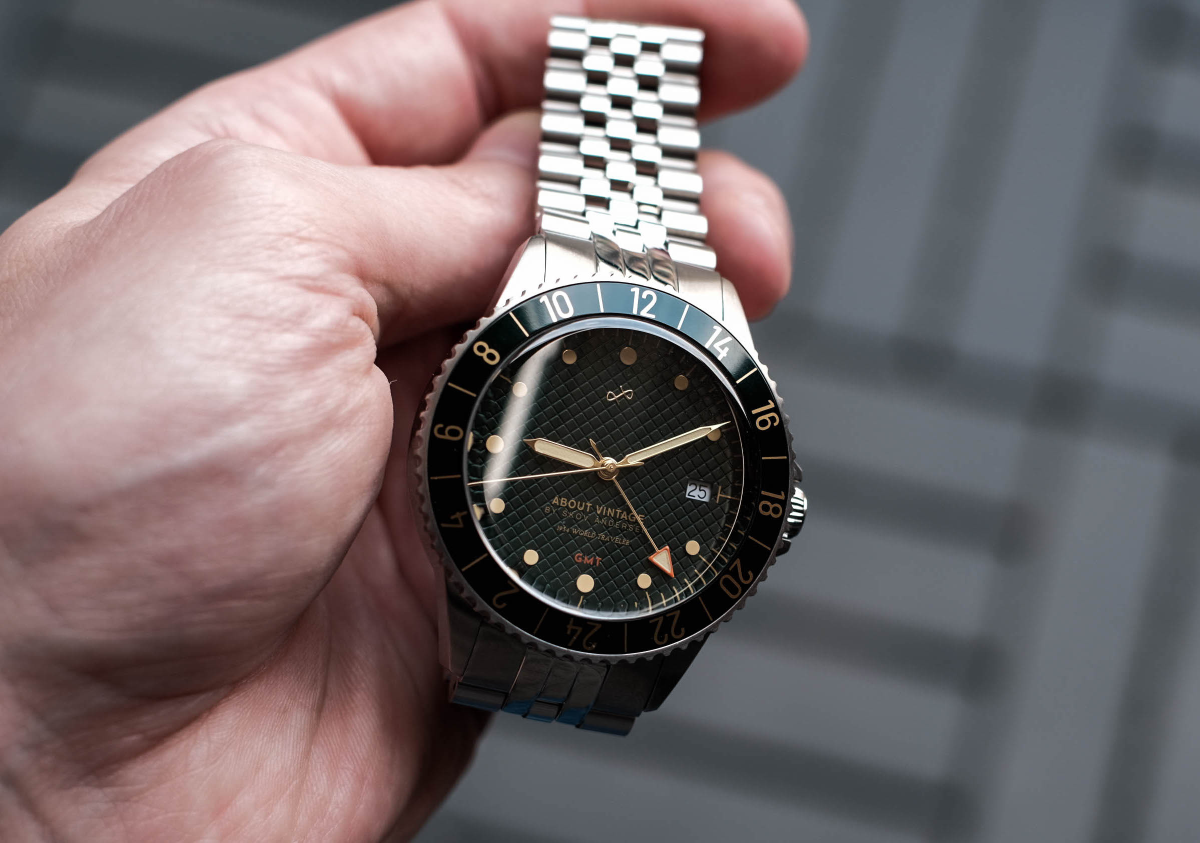 About Vintage 1954 GMT Green Turtle Watch Review - WatchReviewBlog