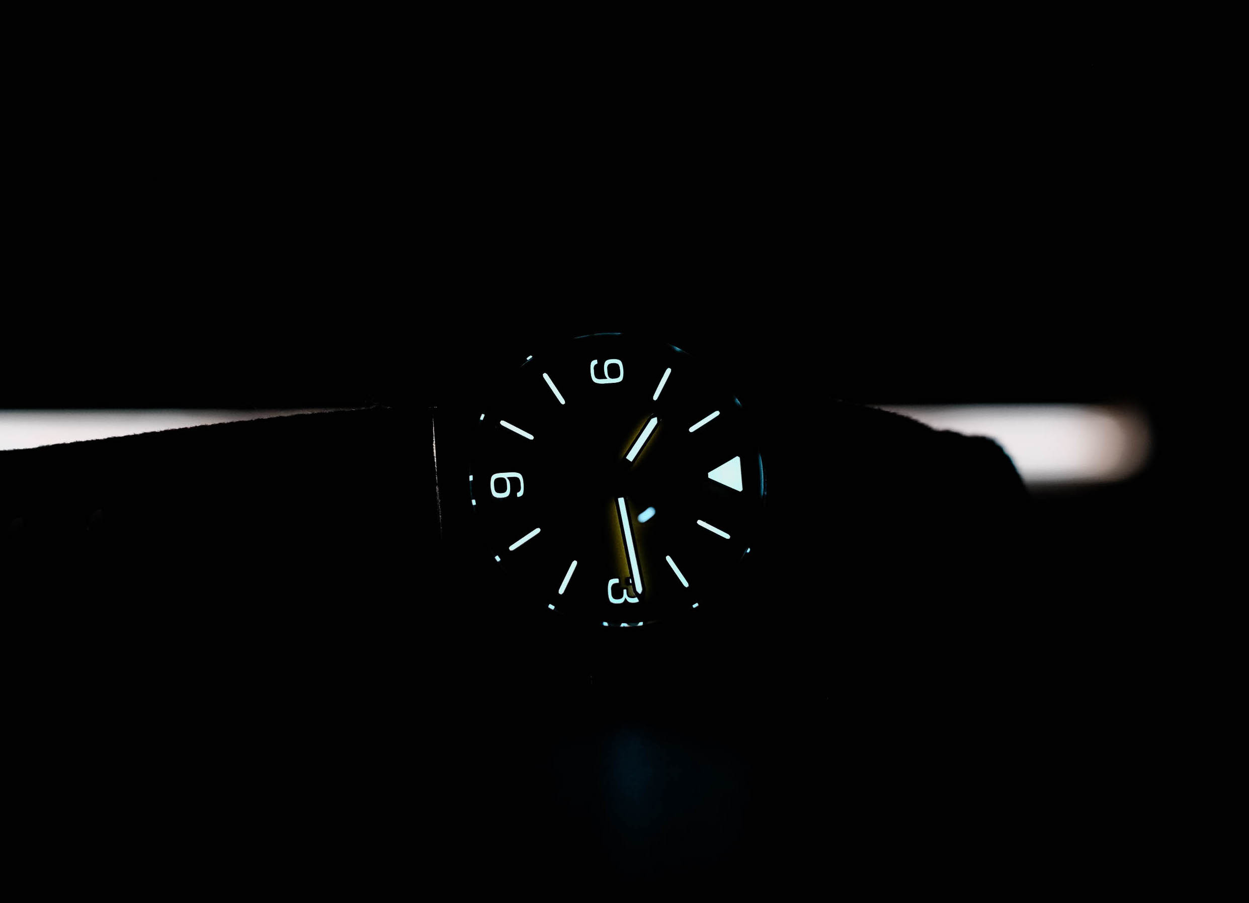 RZE Watches Resolute Night Luminescence Dial