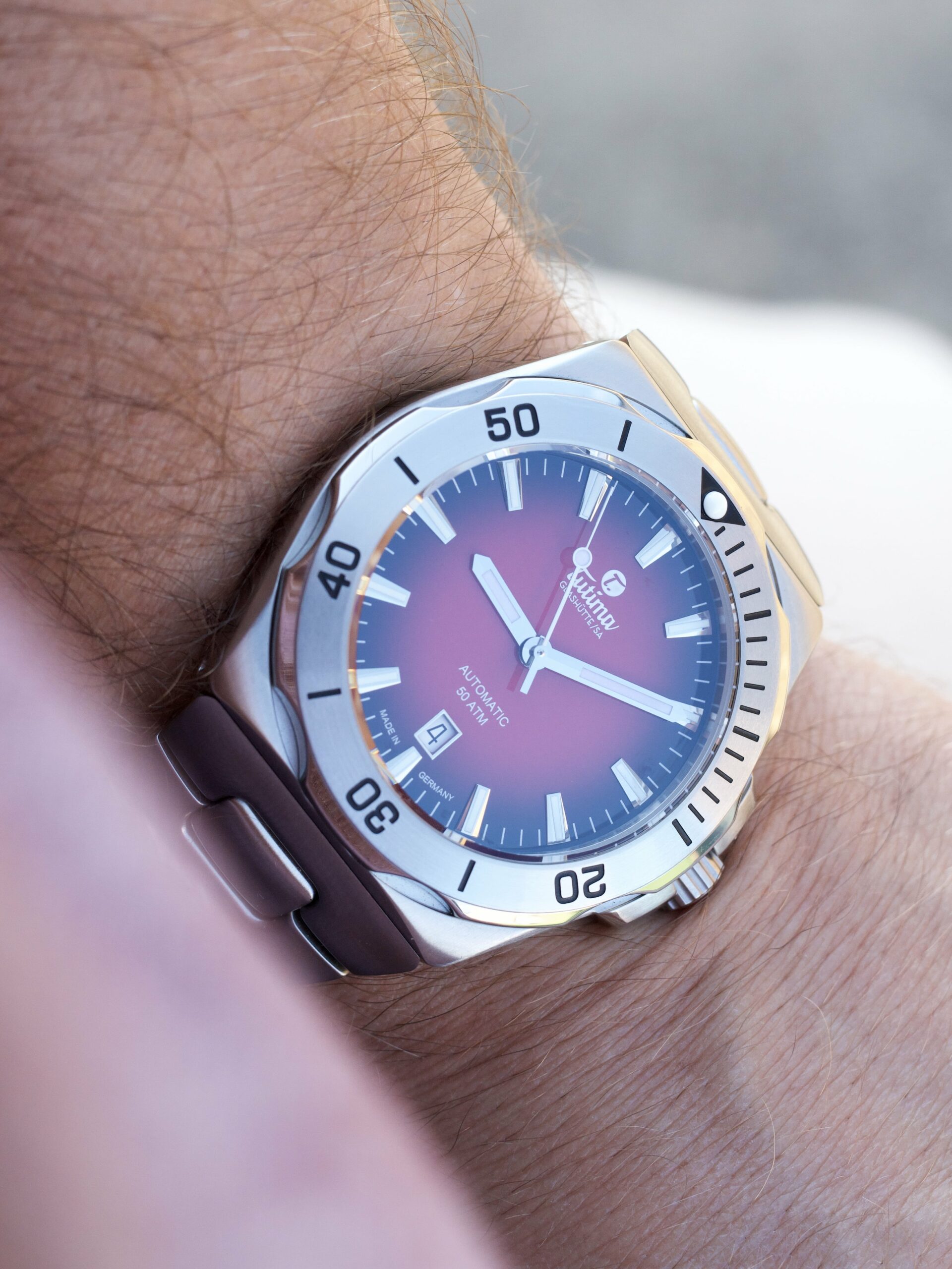 M2 Seven Seas S fume dial