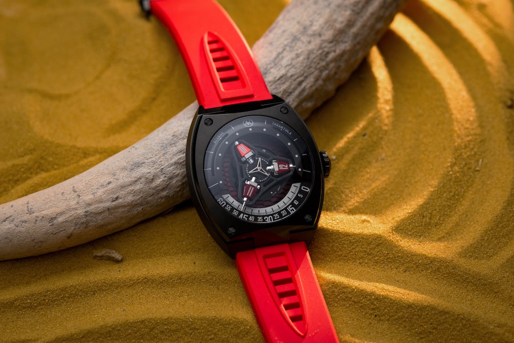 Atowak-tarantula-black-red