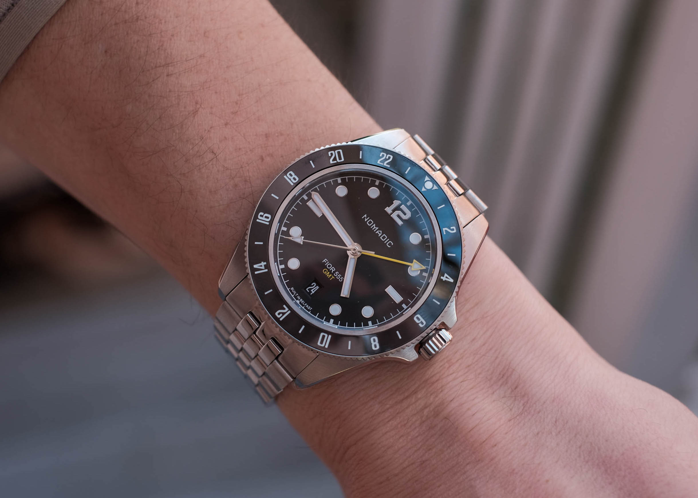 Nomadic Fior 555 Wrist Shot