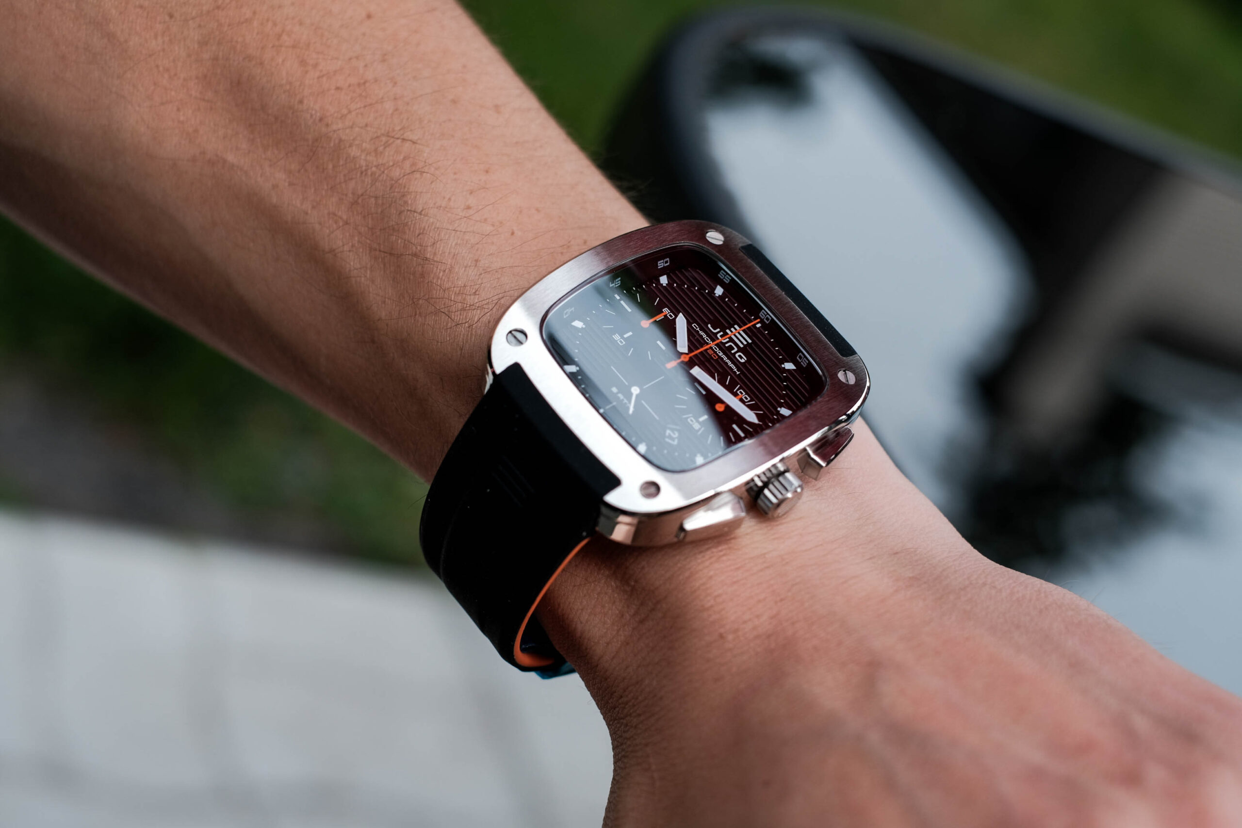 Jung J43C-01 Side view wrist shot