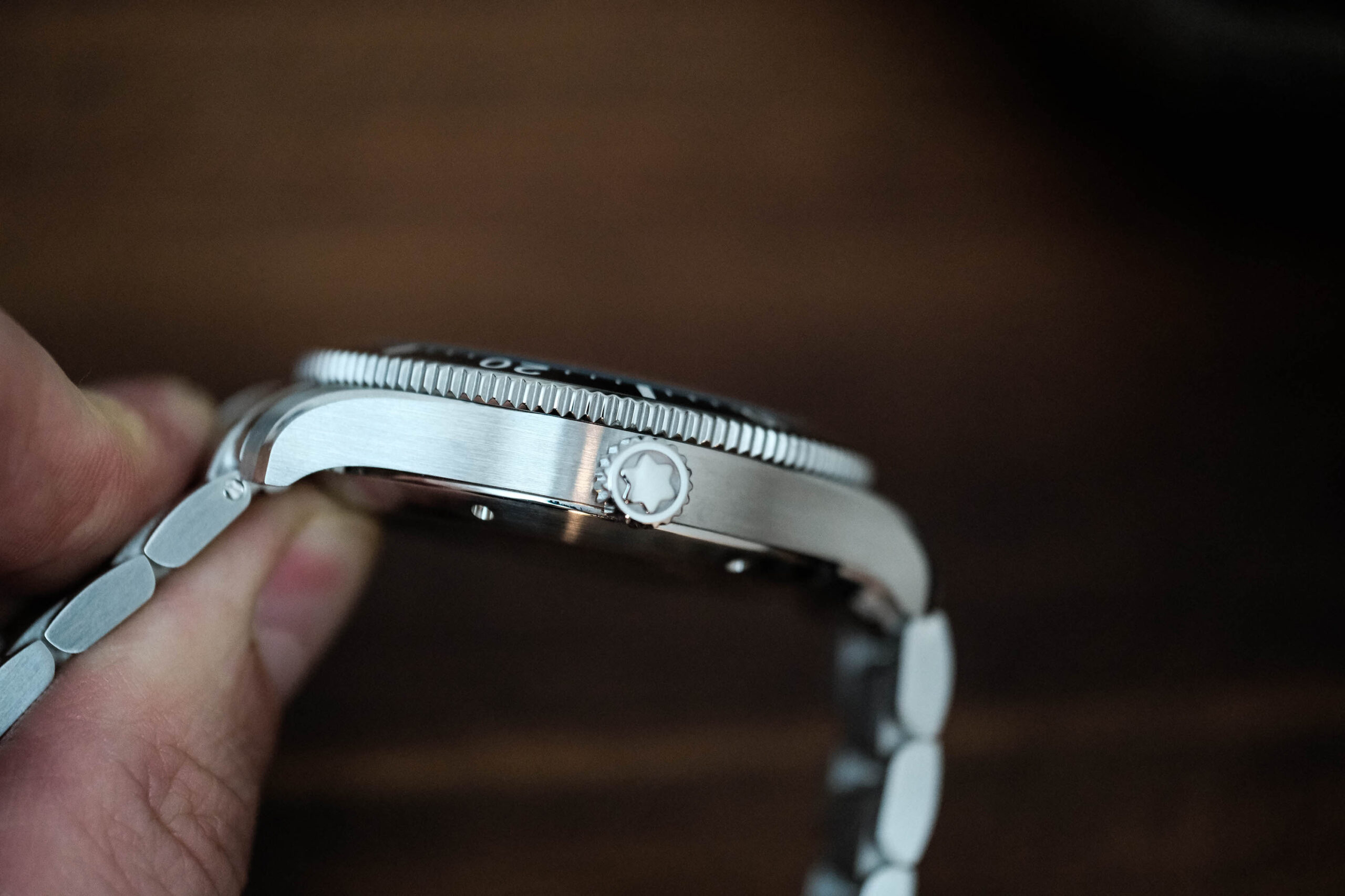 Montblanc-iced-sea-Side-View-Crown