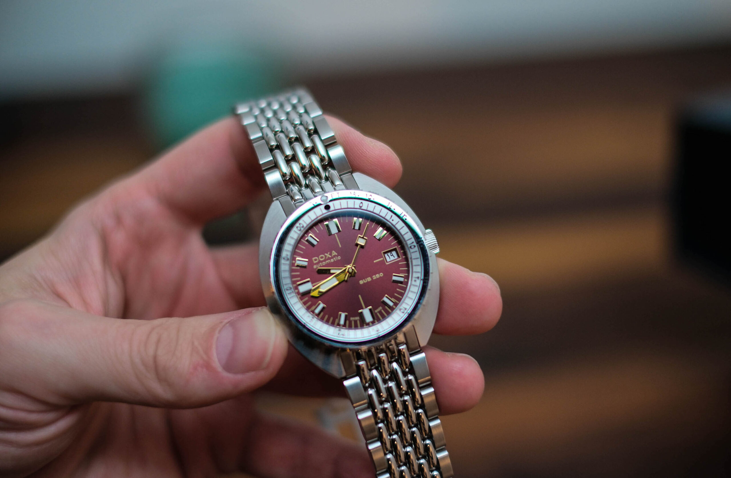 Sub 250 Ahmed Seddiqi Hand Held