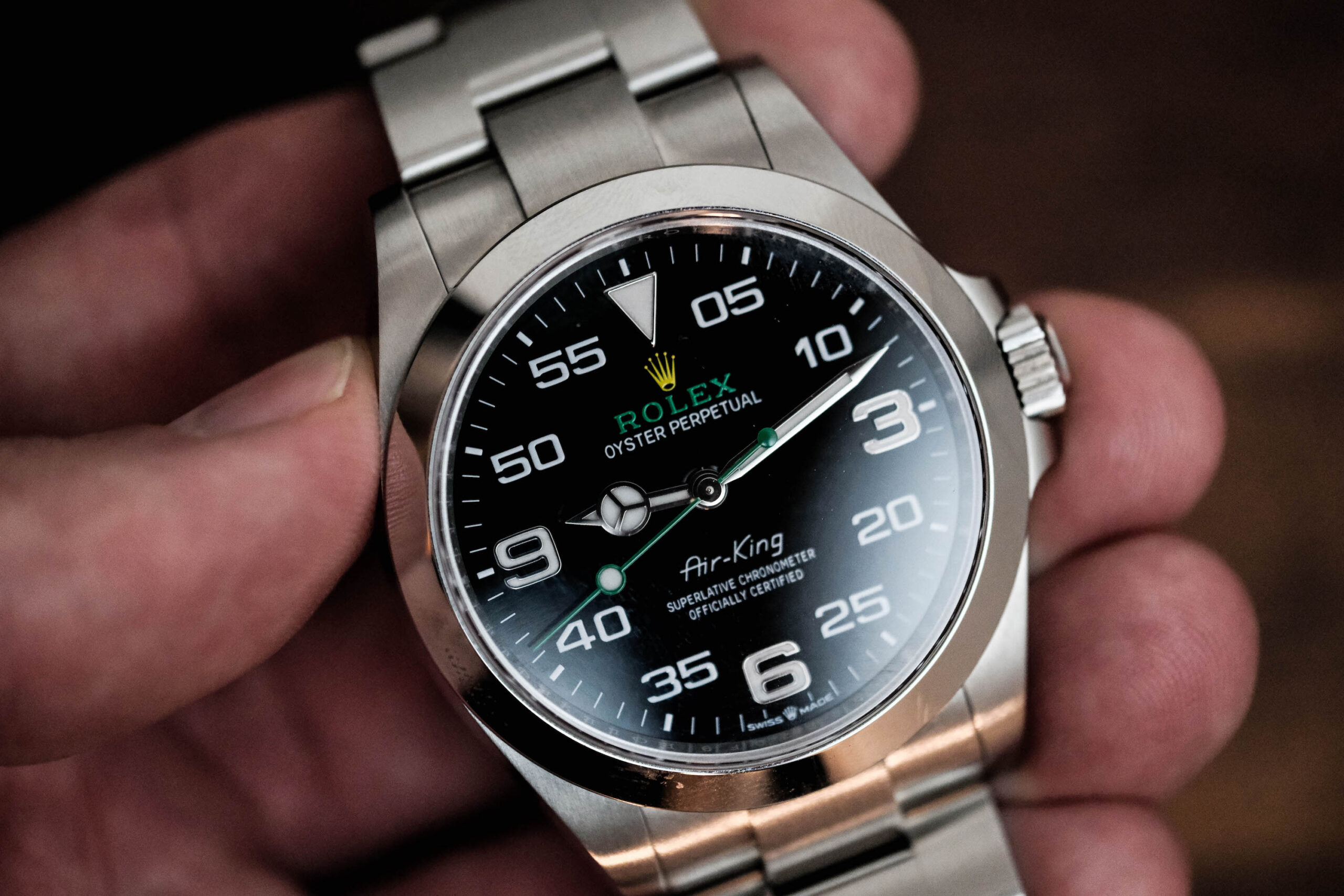 Unique-dial-bloodhound-car