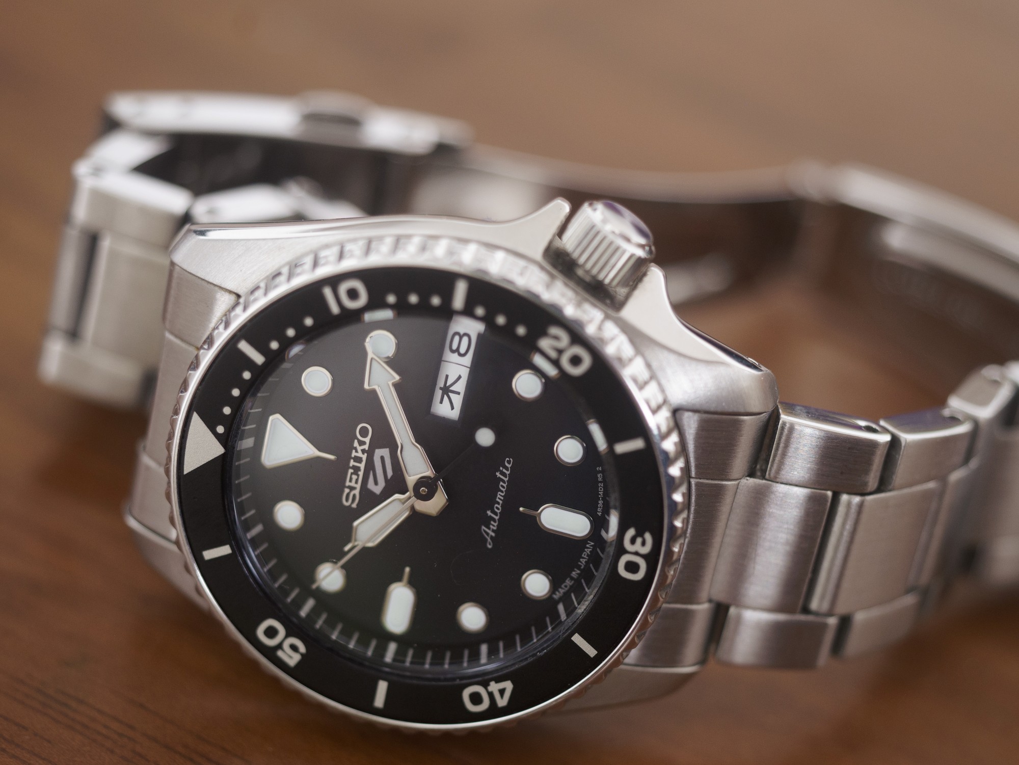 Seiko SRPK29 SBSA225 Side View Hands Markers