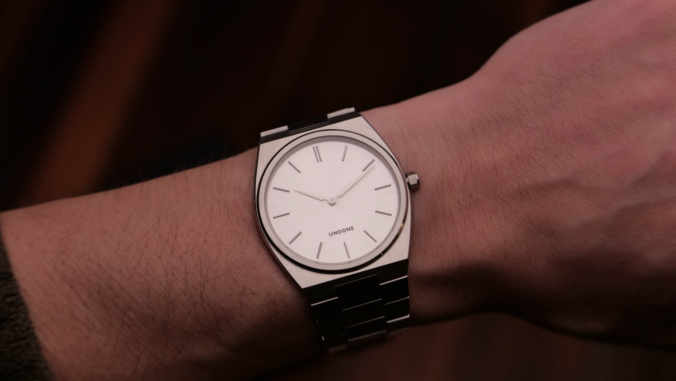 Undone-Slim-Wrist-Shot