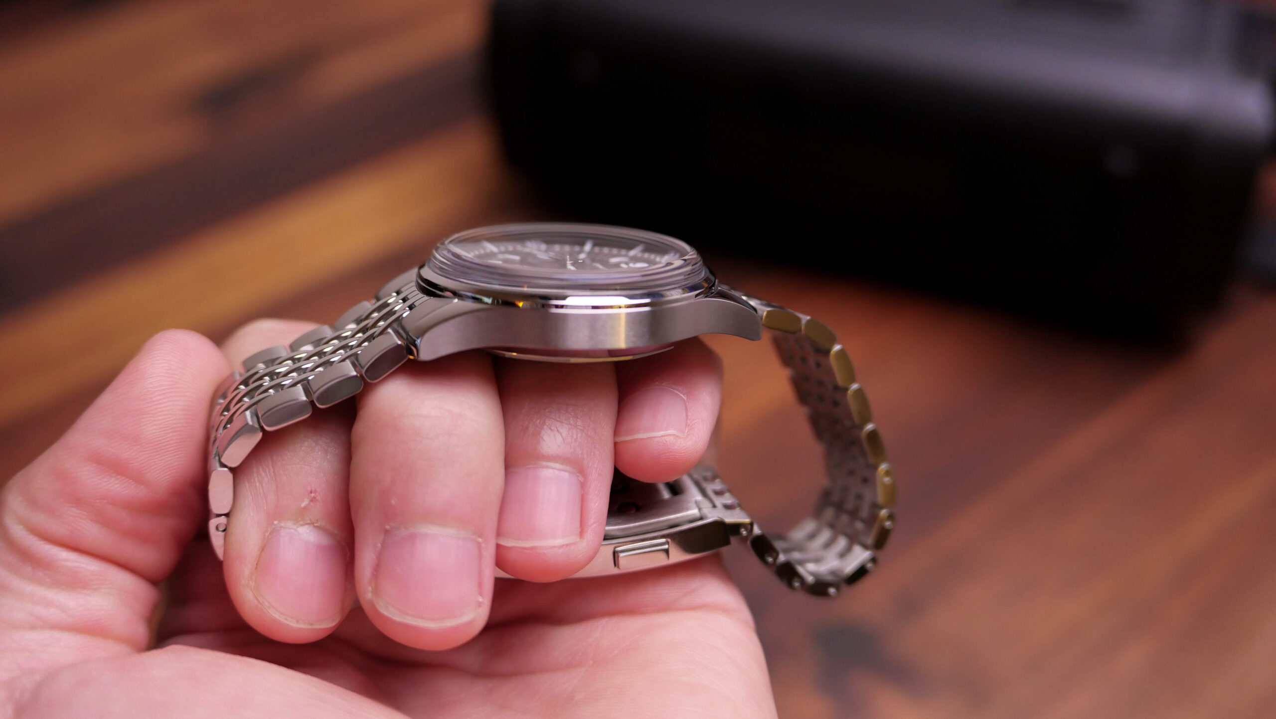 Longines Legend Diver 39 Side View Case