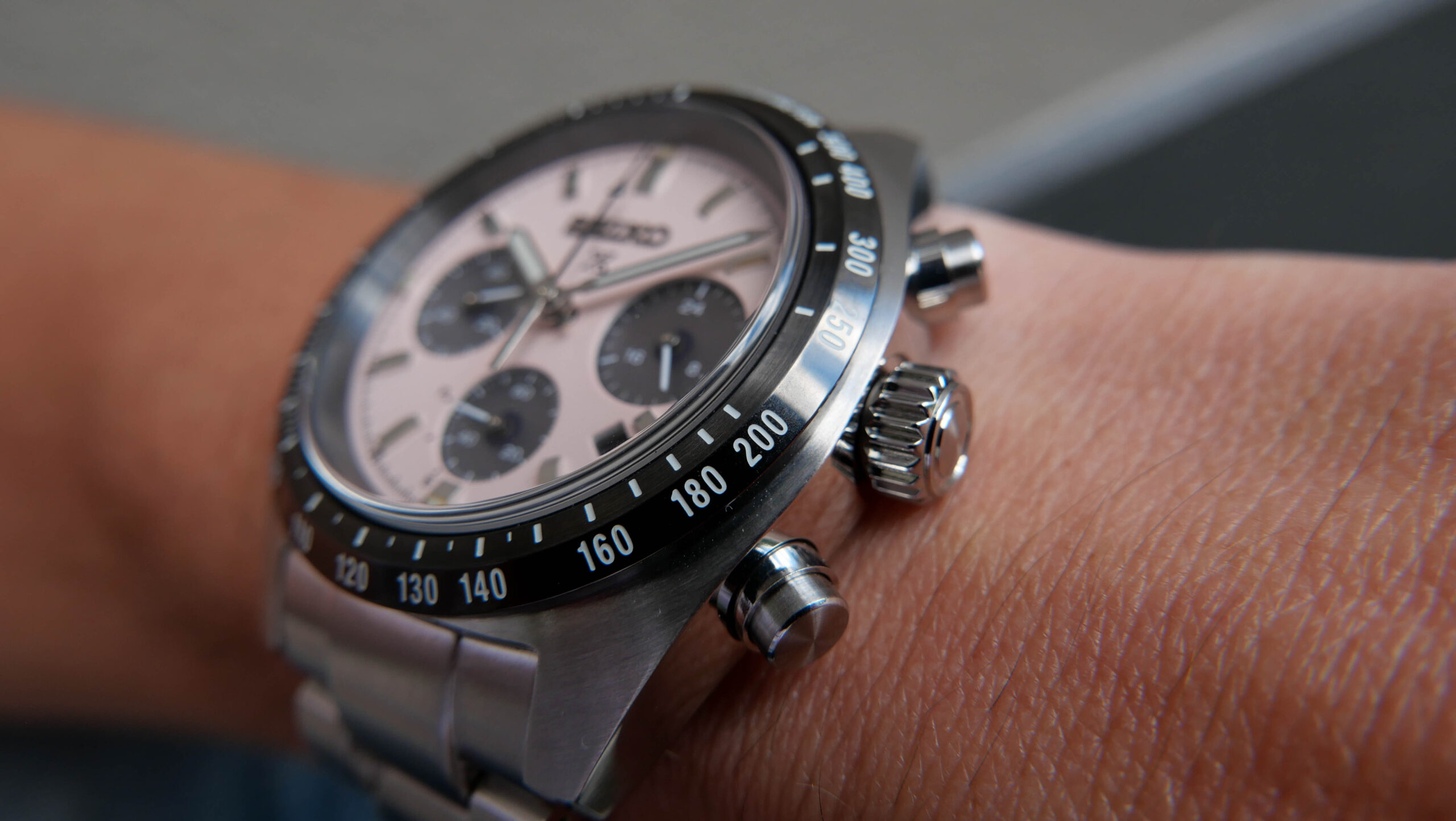 Seiko Speedtimer SSC963 Dial Pushers Crown